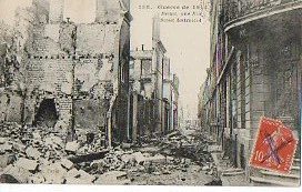 CPA 51 REIMS  guerre de 1914  une rue