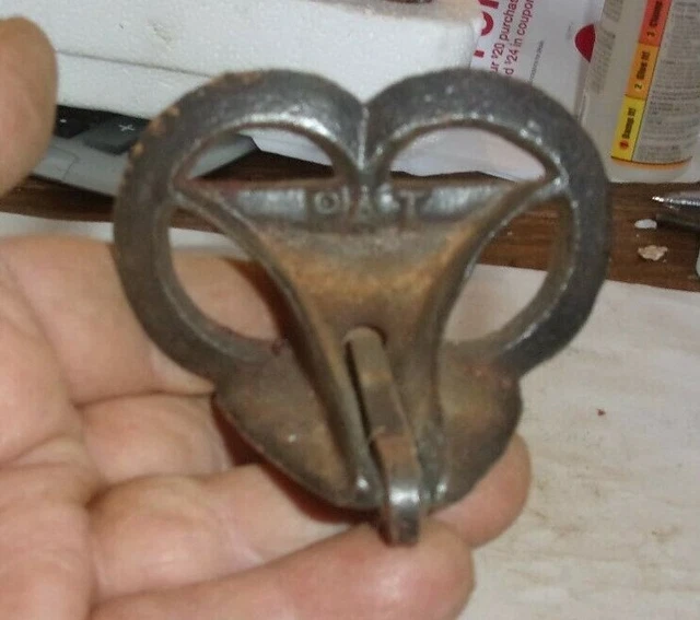 Nice Old Cast Iron Snow Catcher . Heart Shape. 6 In. Long , 3 X 2 1/4 In. Heart.