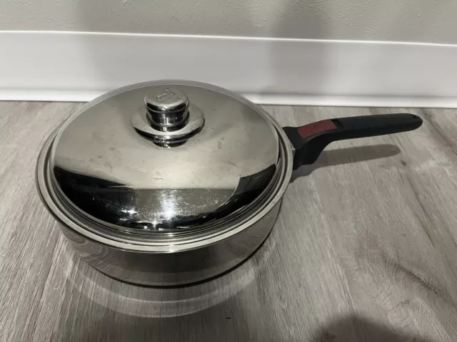 Sartén/frypan de acero inoxidable magma de 10"" con tapa a juego y mango extraíble
