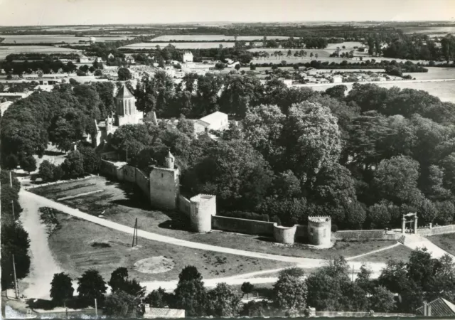 Carte SURGERES Vue aérienne Le château et l'église