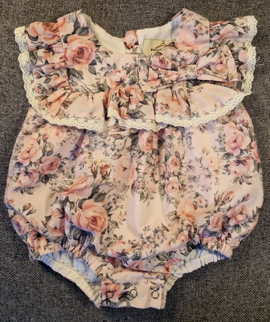 Tuta floreale Dolly Wears 9-12 mesi fiocco fronzolo volano bambina (901)