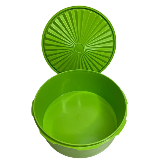 TUPPERWARE APPLE LIME Green Servalier 8" Canister 120424 Lid 12055