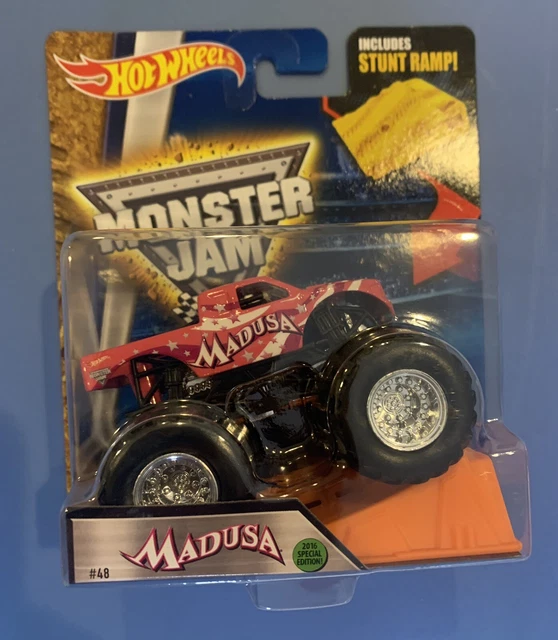 HOT WHEELS MADUSA Pink Monster Jam Truck 1/64 W/ Stunt Ramp 14.99