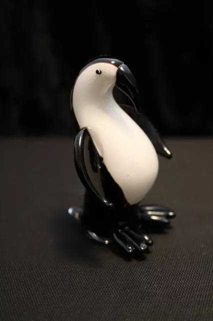 Murano Italian Art Glass - PURPOSEFUL PENGUIN - Nice Colors and Fine Details