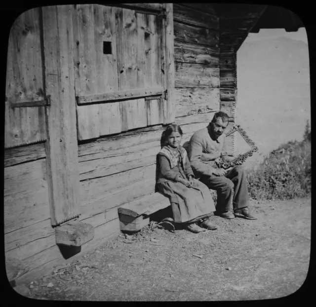 ANTIQUE Magic Lantern Slide A WOOD CARVER MURREN C1900 PHOTO SWITZERLAND