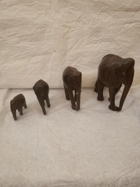 Famiglia di 4 Elefanti Originali Africani in legno