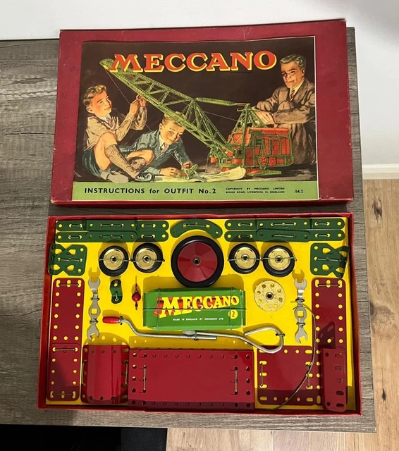 BOXED MECCANO SET WITH A MECCANO 1A CLOCKWORK MOTOR