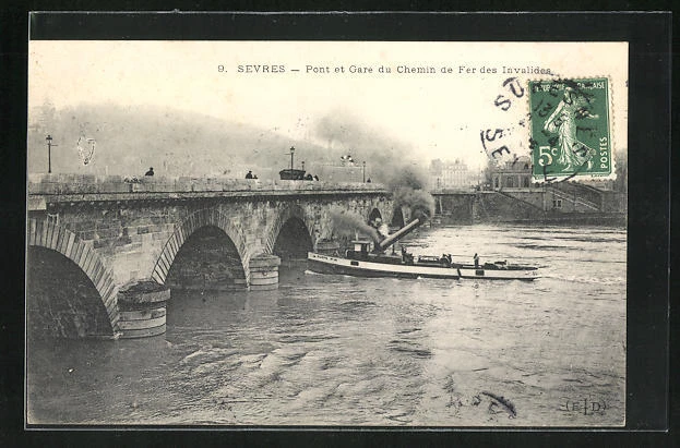CPA Sevres, Pont et Gare du Chemin de Fer des Invalides
