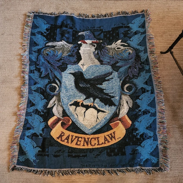 "Manta de lanzamiento de tapiz tejido ""Ravenclaw Crest"" de Harry Potter 48"" x 60"
