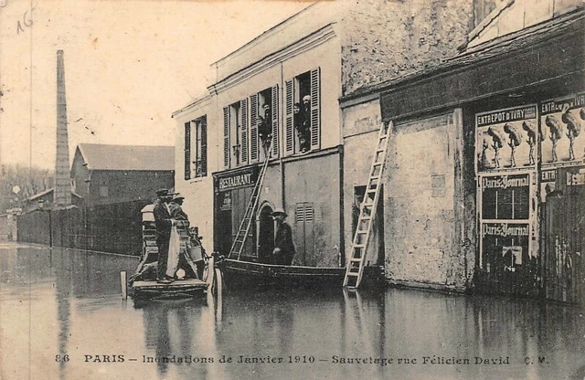 PARIS - Inondations de 1910 - Sauvetage rue Félicien David