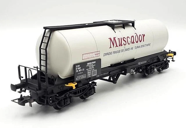 HO] : Wagon citerne pétrole ESSO, SNCF, Ep. IV - WB877