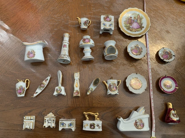 Lot de 23 Figurines miniatures en porcelaine Limoges