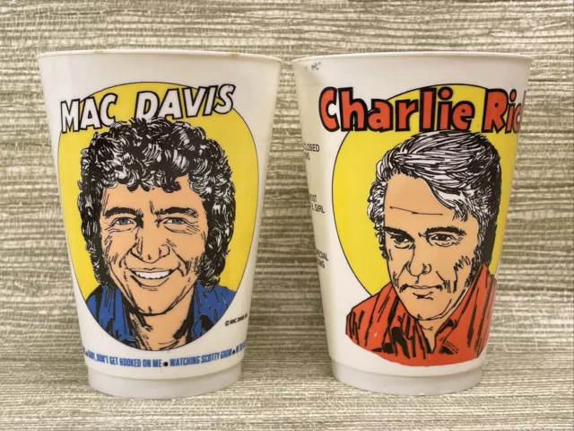 Mac Davis Charlie Rich 711 Seven Eleven Slurpee Plastic Cups Vintage Lot Of 2