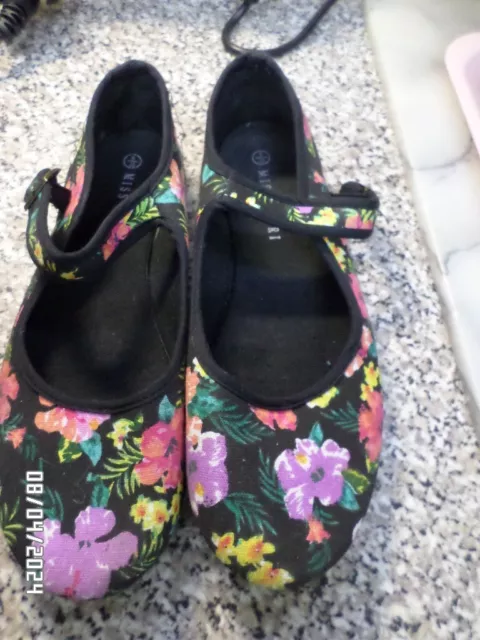 Miss fiori canvas shoes deals