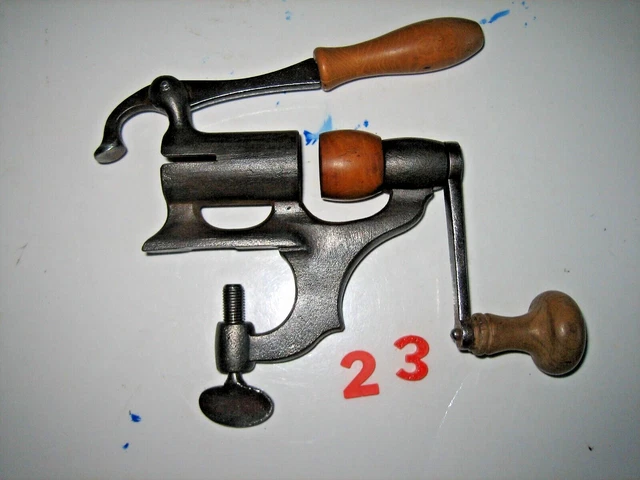 Ancien sertisseur de cartouches de chasse calibre 16 - La Roue du Passé
