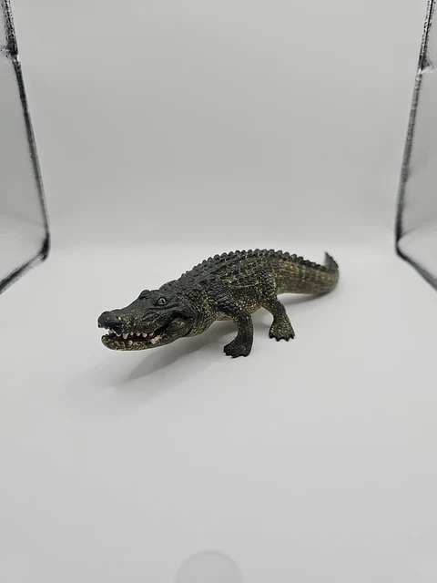 Schleich 7" Retired Alligator Crocodile Moveable Jaws 2014 Collectible Figure