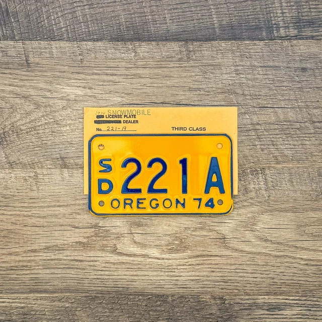 ORIGINAL OREGON 1973 Snowmobile Dealer License Plate SD 180 B Mint