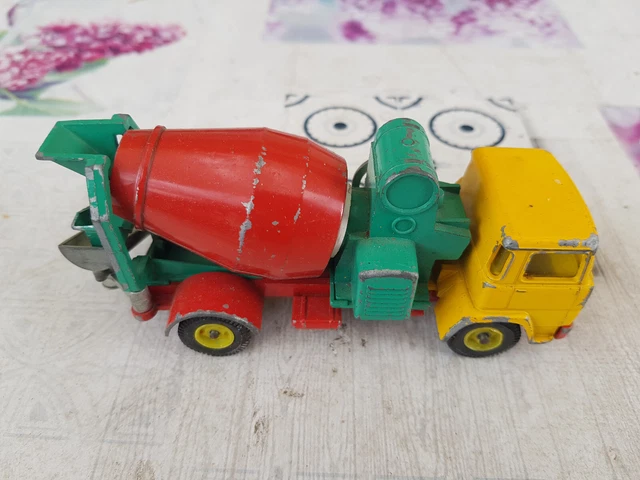 SIKU V291 – Camion Toupie Béton Magirus Deutz – échelle 1/60 – Vitrage Vert