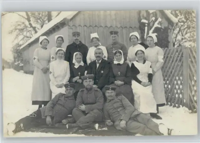 12007640 - Krankenschwestern Foto AK Rotes Kreuz
