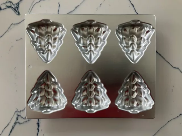 Vintage 1984 Wilton Mini Christmas Tree Pan 6 Cake Molds 2105-1779 Silver RD5 2