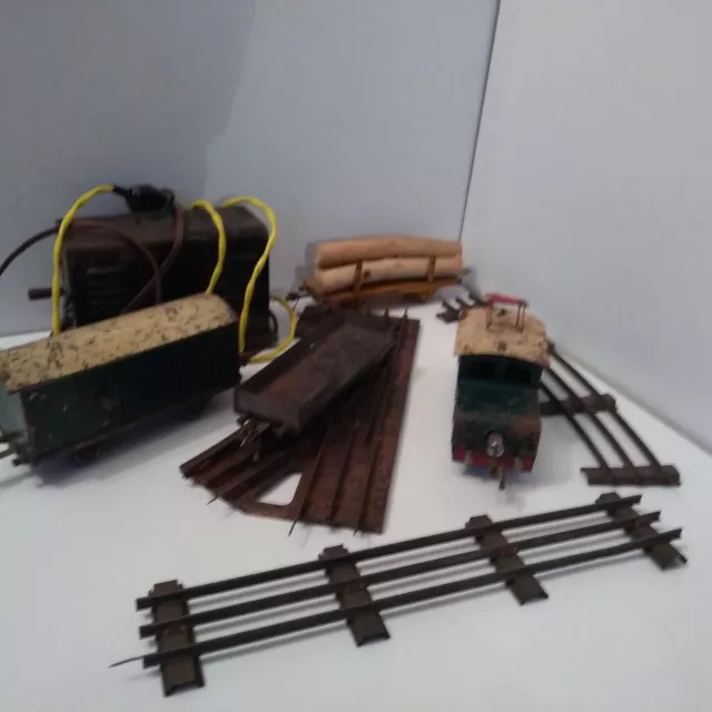 Roussy Louis LR train tole boite à sel avec 3 wagons et circuit 1/43 echelle O