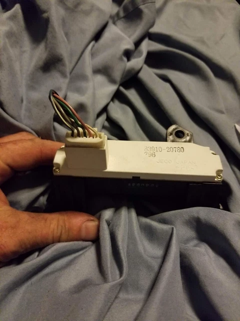 2003 2004 2005 Toyota Celica Center Dash Digital Clock Assembly 83910-20780 OEM 2003 2004 2005 Toyota Celica Center Dash Digital Clock Assembly 83910-20780 OEM