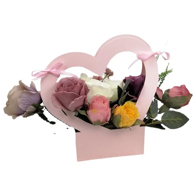 Contenedor de flores delicado portátil con forma de corazón hueco cesta de flores color liso