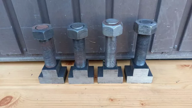 T-Nutensteine M30 Nutensteine für T-Nuten 4 Stück mit Bolzen und Muttern Stahl