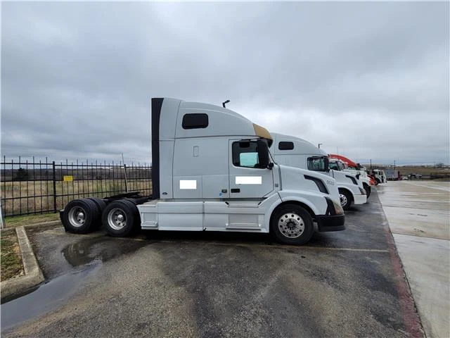 2013 VolvoVNL670Automatic