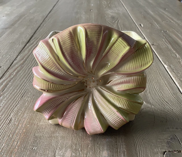 VTG HULL POTTERY Vase Wall Pocket Planter Vase 71 Pink Green Bow Gold