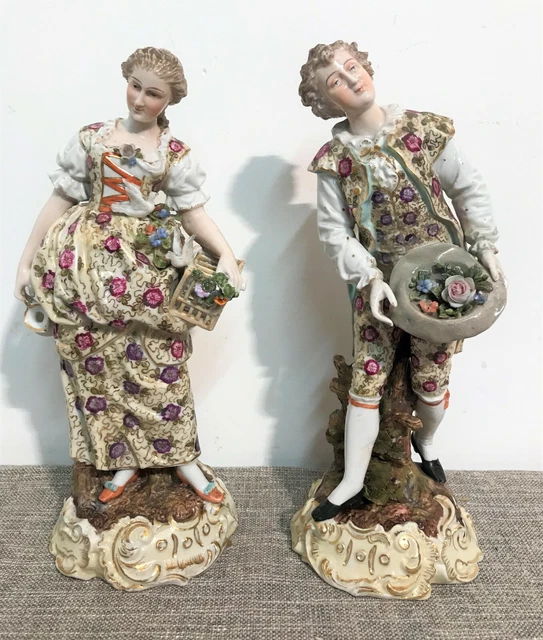 Couple de figurines en porcelaine Allemande Volkstedt XIXème siècle
