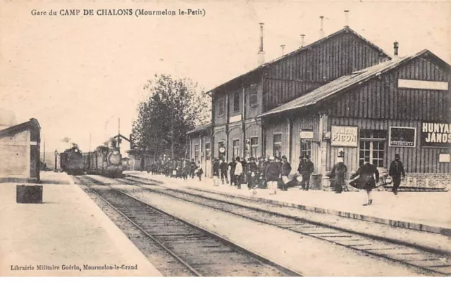 51.AM17216.ChâlonS sur Marne.Gare du camp de Chalon (Mourmelon le Petit).Train
