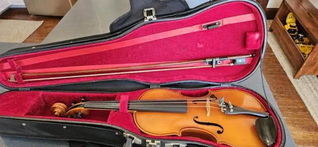Knilling 4/4 Violin In Case With Bow