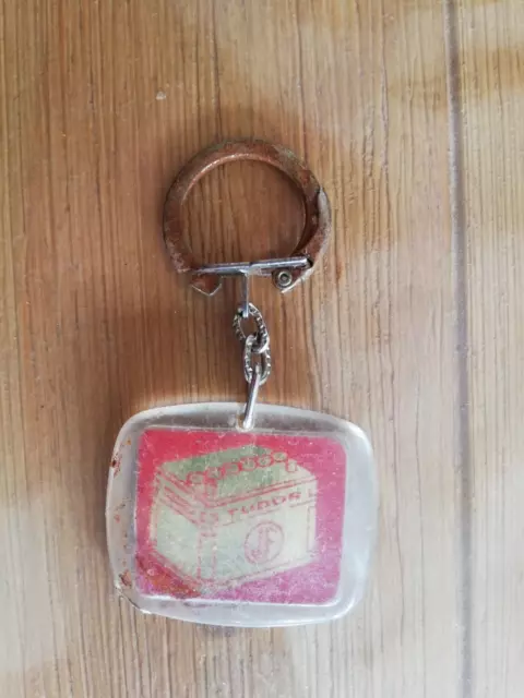 Porte clés années 60/70 : BATTERIES / ACCUS  -  TUDOR