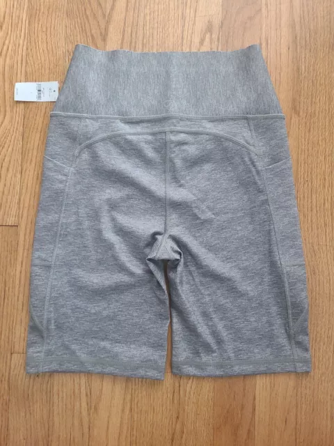 NWT!! Gap Fit Sculpt Revolution Bike Shorts High Rise Women's Size Small Gray 2