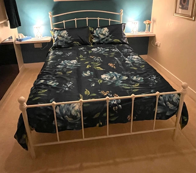 WHITE METAL DOUBLE bed frame and mattress £50.00 PicClick UK