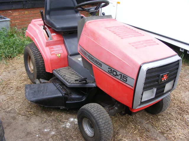 MASSEY- FERGUSON 30-15 RIDE ON LAWN MOWER GARDEN TRACTOR**Spares