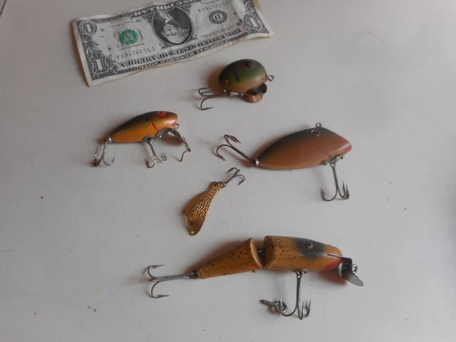 5 vintage used Fishing Lures ! One is a Creek Chub Pikie 5 vintage used Fishing Lures ! One is a Creek Chub Pikie