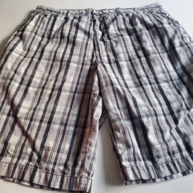 PERRY ELLIS SHORTS Adult Size 36 White & Black Plaid Chino Flat Front ...