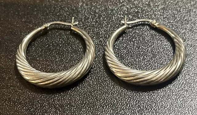 Sterlingsilber Twisted Style Hohlreifen Ohrringe