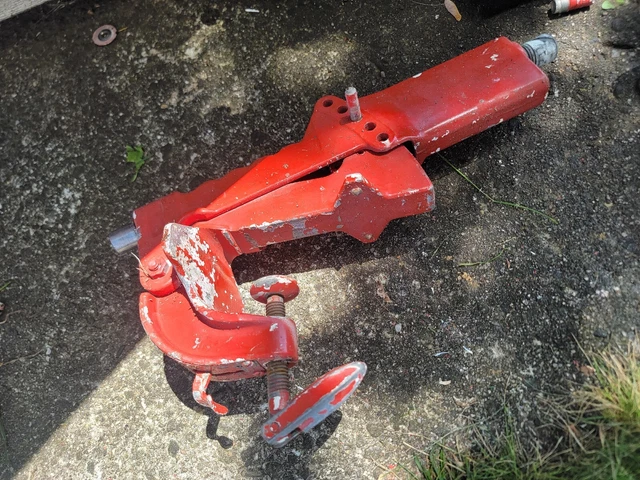 Sears Roebuck, Ted Williams 7.5 hp Outboard - Transom Mount Base Clamp Tilt