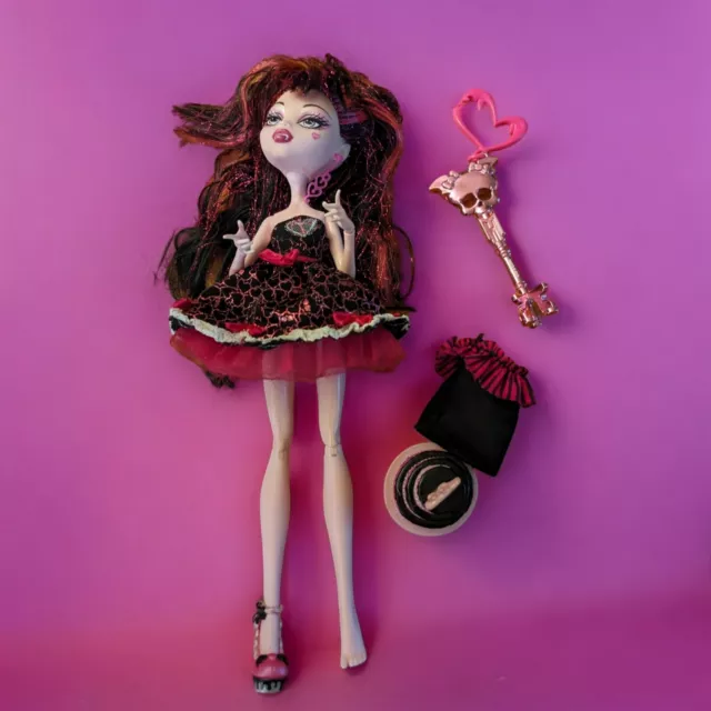 Monster High Sweet 1600 Draculaura Doll w/Clothes & Some Accessories