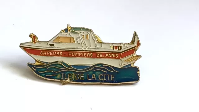 pin's sapeurs pompiers de paris ile de la cite