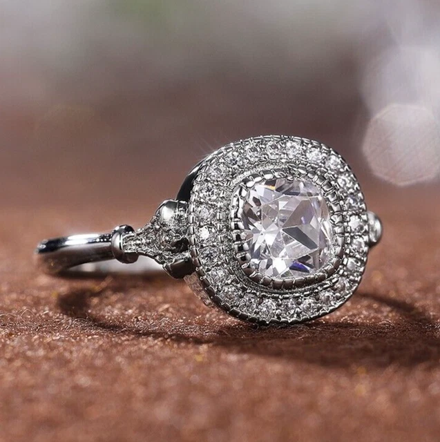 Trendy Art Deco style engagement Ring 925 silver Plated 2.1 Ct simulated Diamond