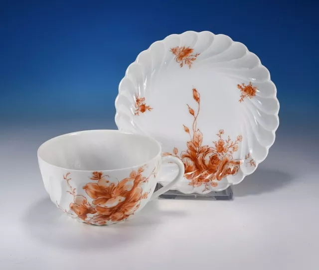 Nymphenburg "Welle gerippt Blumenmotiv" Teetasse & Untertasse 1.Wahl