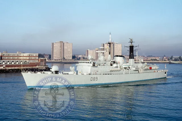 Royal Navy Type 42 Destroyer HMS EXETER (D89) - 6x4 (10X15) Photograph