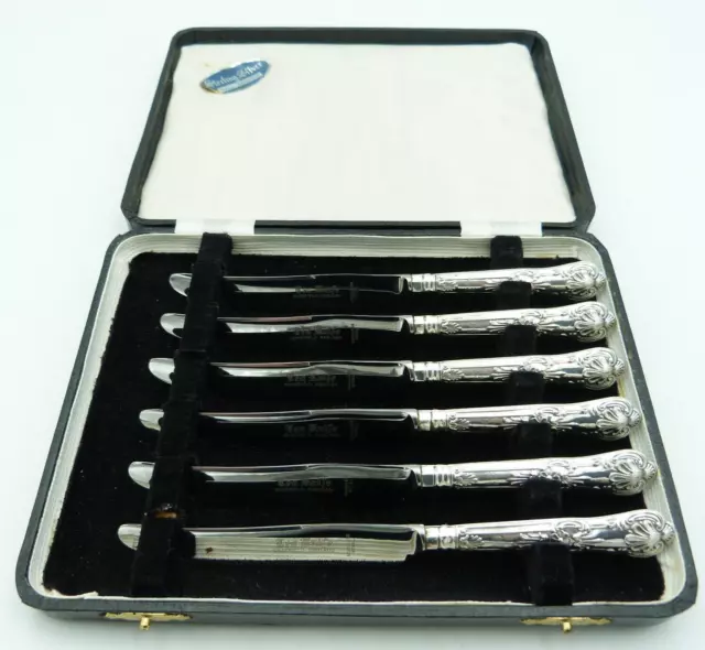 Set of 6 Cased Silver Handled Queens Pattern Tea Knives