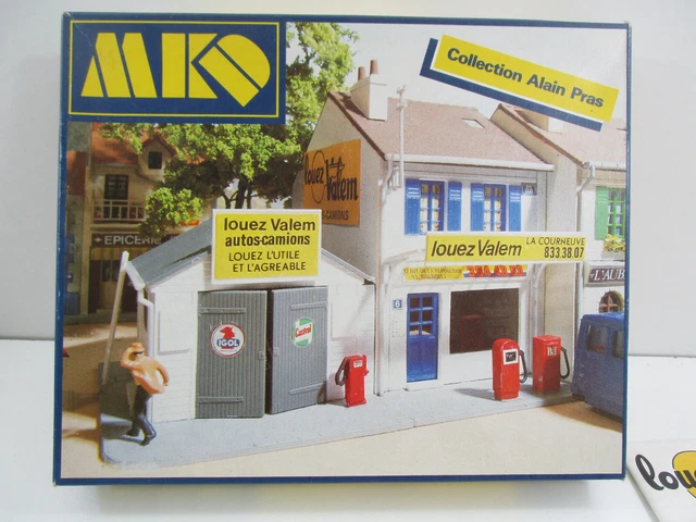 Maquette MKD Garage Valem 660 - Kit à Monter - Neuf