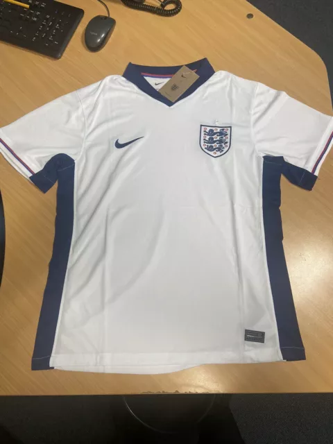 England 2024 Home Football Shirt Jersey Euros Men’s Medium