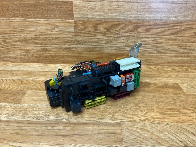 MERCEDES W204 C250 Rear Trunk Fuse Relay Box Sam Module Unit Oem (2012 ...